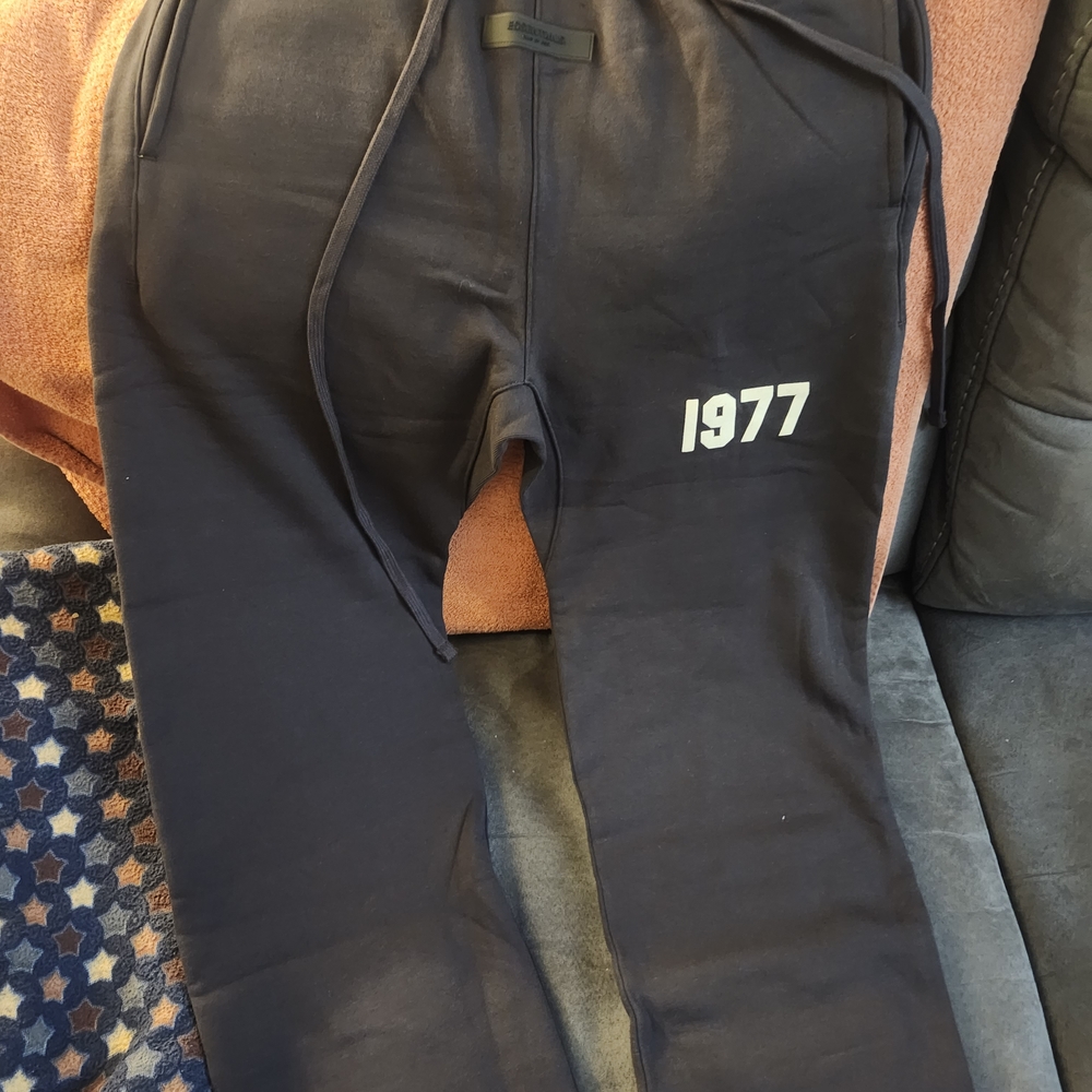 Size Large Essentials Black Sweatpants 1977